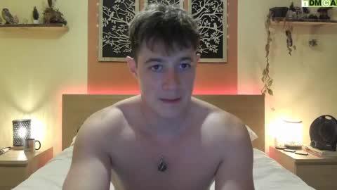 Snapshot of frenchhornybibs chatting on February 21, 9:00 pm French Horny Bibs online show from February 21, 9:00 pm