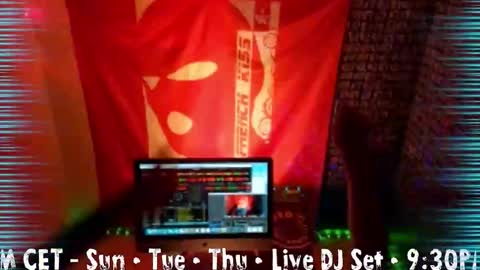 frenchkissdjfk online show from November 18, 6:01 pm