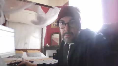 frenchpapalover online show from February 18, 9:27 am