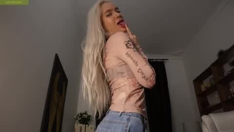 Freya online show from April 23, 7:05 pm