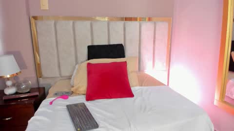 Freya Cameron online show from March 23, 12:42 pm