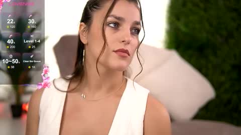 freyaheart online show from December 19, 7:04 am