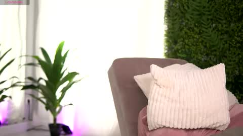 freyaheart online show from June 2, 5:31 am