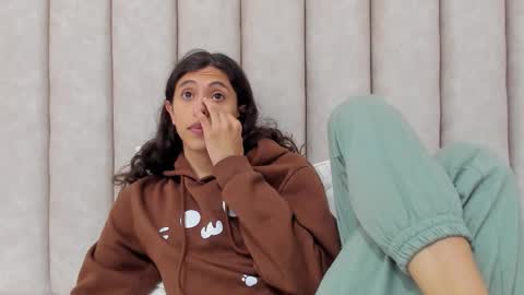 FreyaMoller  online show from February 14, 7:10 pm