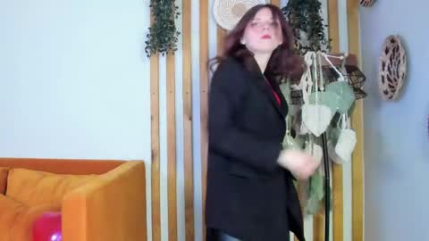 FreyaVeys online show from May 30, 5:15 am