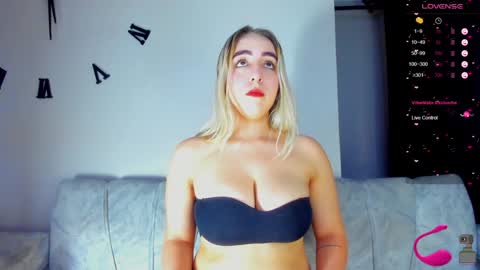 aura online show from January 22, 12:06 am