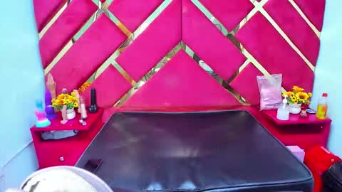 freyja_naugthy online show from December 2, 12:21 pm