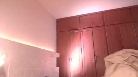 FREYJA LOREN online show from March 1, 5:31 am