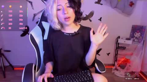 Snapshot of frida_lassi_ chatting on October 17, 2:08 pm frida_lassi_ online show from October 17, 2:08 pm
