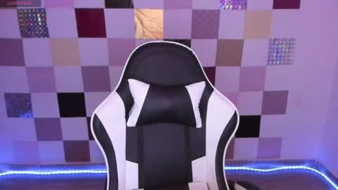 frida_lassi_ online show from March 28, 11:15 pm