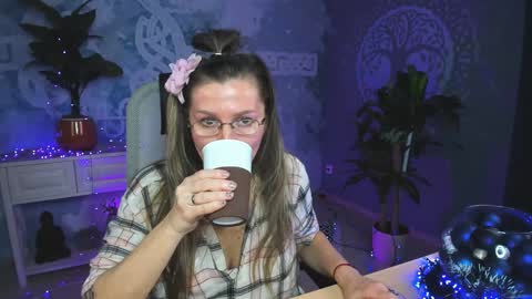 Frida Tander online show from December 27, 9:06 am