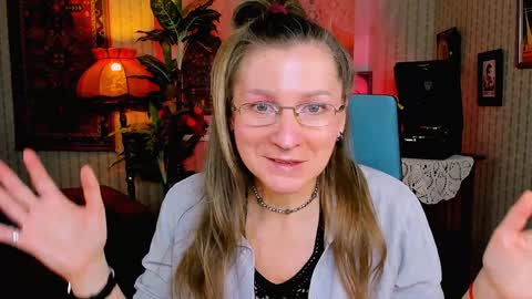 Frida Tander online show from February 2, 9:08 am