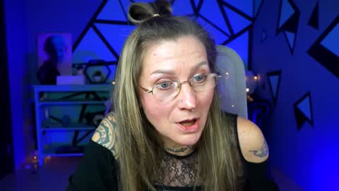 Frida Tander online show from February 8, 1:01 pm