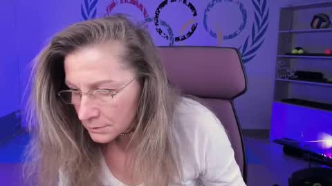 Frida Tander online show from February 10, 9:04 am