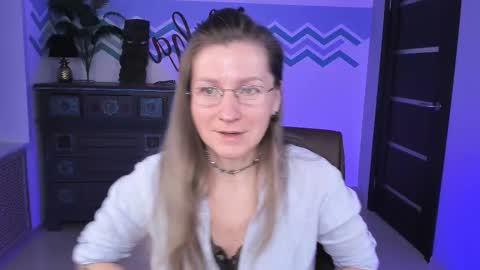 Frida Tander online show from March 10, 9:10 am