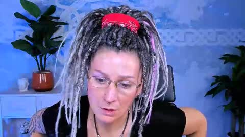 Frida Tander online show from October 6, 5:05 am