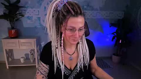 Frida Tander online show from February 14, 5:15 am