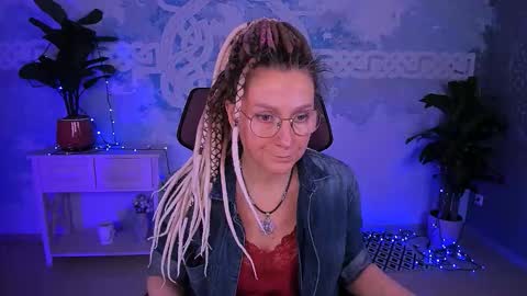 Frida Tander online show from March 8, 5:00 am