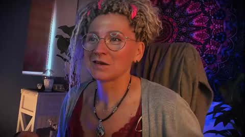 Frida Tander online show from May 31, 5:04 am