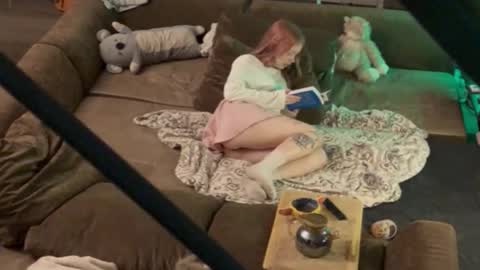 Snapshot of friend_zone_ chatting on November 13, 4:28 pm friend_zone_ online show from November 13, 4:28 pm