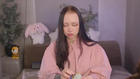 friend_zone_ online show from April 10, 10:09 am