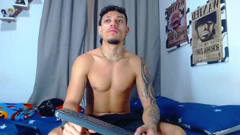 Adam y pitter online show from July 10, 1:03 pm