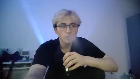 frill1 online show from March 1, 12:18 pm