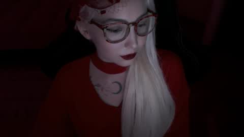 Lilith online show from April 3, 8:40 pm