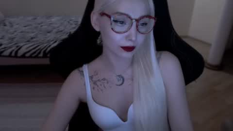 Lilith online show from June 10, 9:03 pm