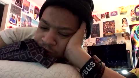 Snapshot of frozen232 chatting on March 29, 11:27 pm Fabian online show from March 29, 11:27 pm