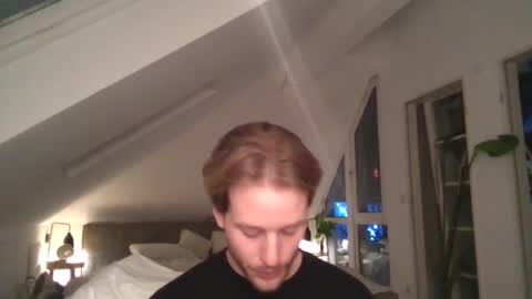 frozenyoga online show from December 3, 9:12 pm