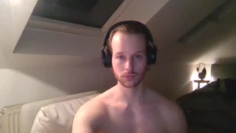 frozenyoga online show from February 25, 7:58 pm