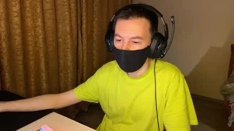 Snapshot of froztai chatting on December 4, 7:44 pm froztai online show from December 4, 7:44 pm