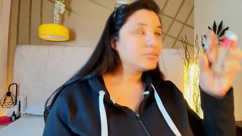 frreeya online show from March 3, 7:31 pm