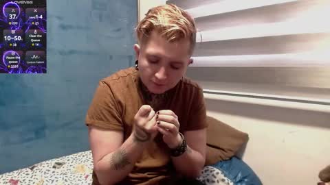          HEHIM  online show from December 5, 6:04 pm