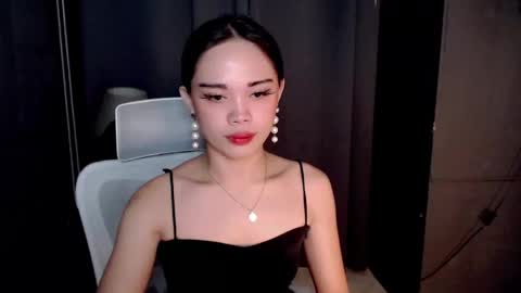 Snapshot of fuchsia_love chatting on December 2, 7:36 am HI IM RONA DONT FORGET GIVE ME THUMBS UP AND JOIN TO MY FANCLUB online show from December 2, 7:36 am