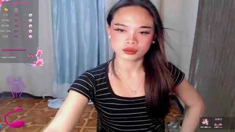Snapshot of fuchsia_love chatting on October 4, 4:27 pm HI IM RONA DONT FORGET GIVE ME THUMBS UP AND JOIN TO MY FANCLUB online show from October 4, 4:27 pm