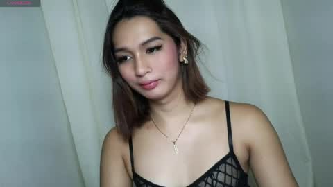 Dahlia Hawkins online show from April 4, 5:43 pm