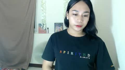 ITS ME CRYSTAL online show from November 16, 8:58 pm