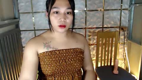 ITS ME CRYSTAL online show from February 18, 4:52 am