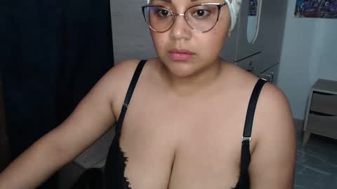 Snapshot of fucking_temptation1 chatting on September 24, 3:32 am Mia and Gary online show from September 24, 3:32 am