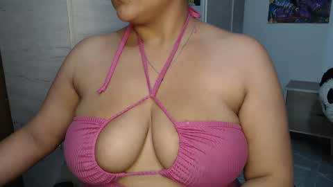 Snapshot of fucking_temptation1 chatting on October 24, 1:35 am Mia and Gary online show from October 24, 1:35 am