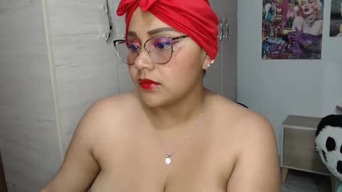 Snapshot of fucking_temptation1 chatting on October 28, 1:53 am Mia and Gary online show from October 28, 1:53 am