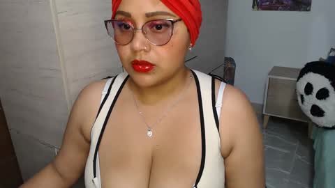 Snapshot of fucking_temptation1 chatting on October 29, 2:58 am Mia and Gary online show from October 29, 2:58 am