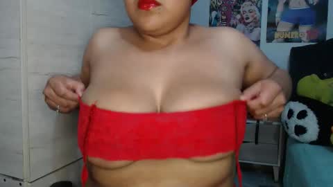 Snapshot of fucking_temptation1 chatting on November 11, 2:22 am Mia and Gary online show from November 11, 2:22 am