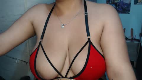 Snapshot of fucking_temptation1 chatting on November 21, 3:05 am Mia and Gary online show from November 21, 3:05 am