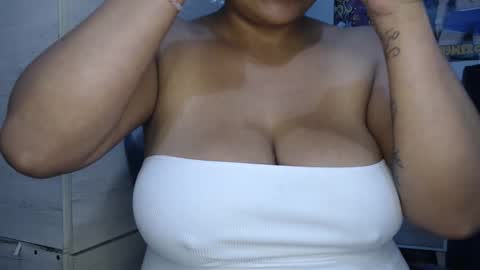 Snapshot of fucking_temptation1 chatting on December 1, 2:38 am Mia and Gary online show from December 1, 2:38 am