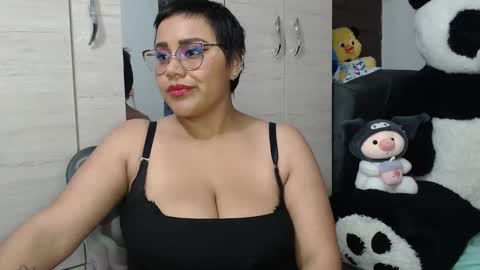 Snapshot of fucking_temptation1 chatting on December 14, 2:50 am Mia and Gary online show from December 14, 2:50 am