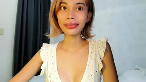 fuckingsexy143 online show from June 27, 2:38 am