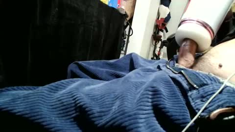 fuckmeallday1975 online show from April 28, 7:02 am